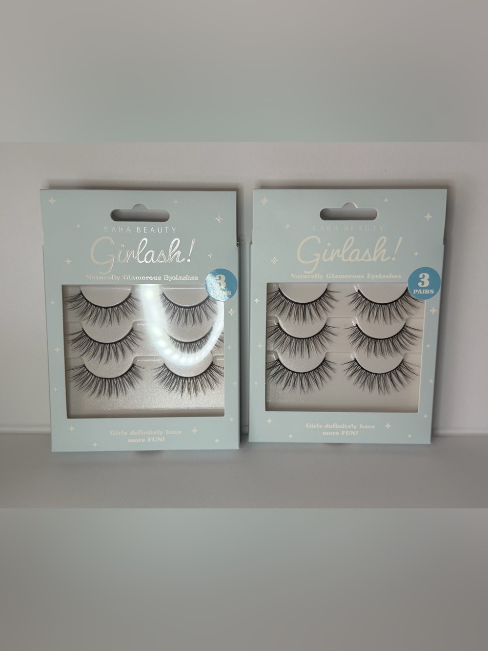 Kara Beauty Girlash! Naturally Glamorous False Eyelashes
2 boxes of 3 Pairs